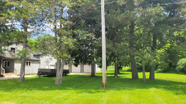 11372 N Linden Rd thumbnail 3