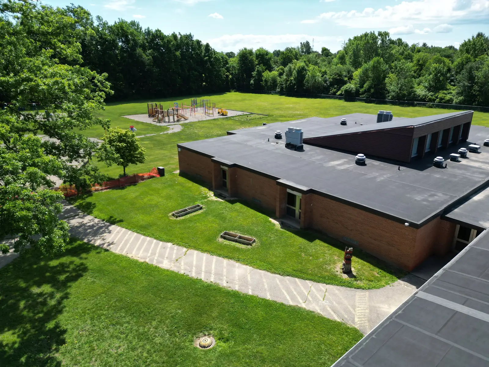 11218 N Linden Rd image 18