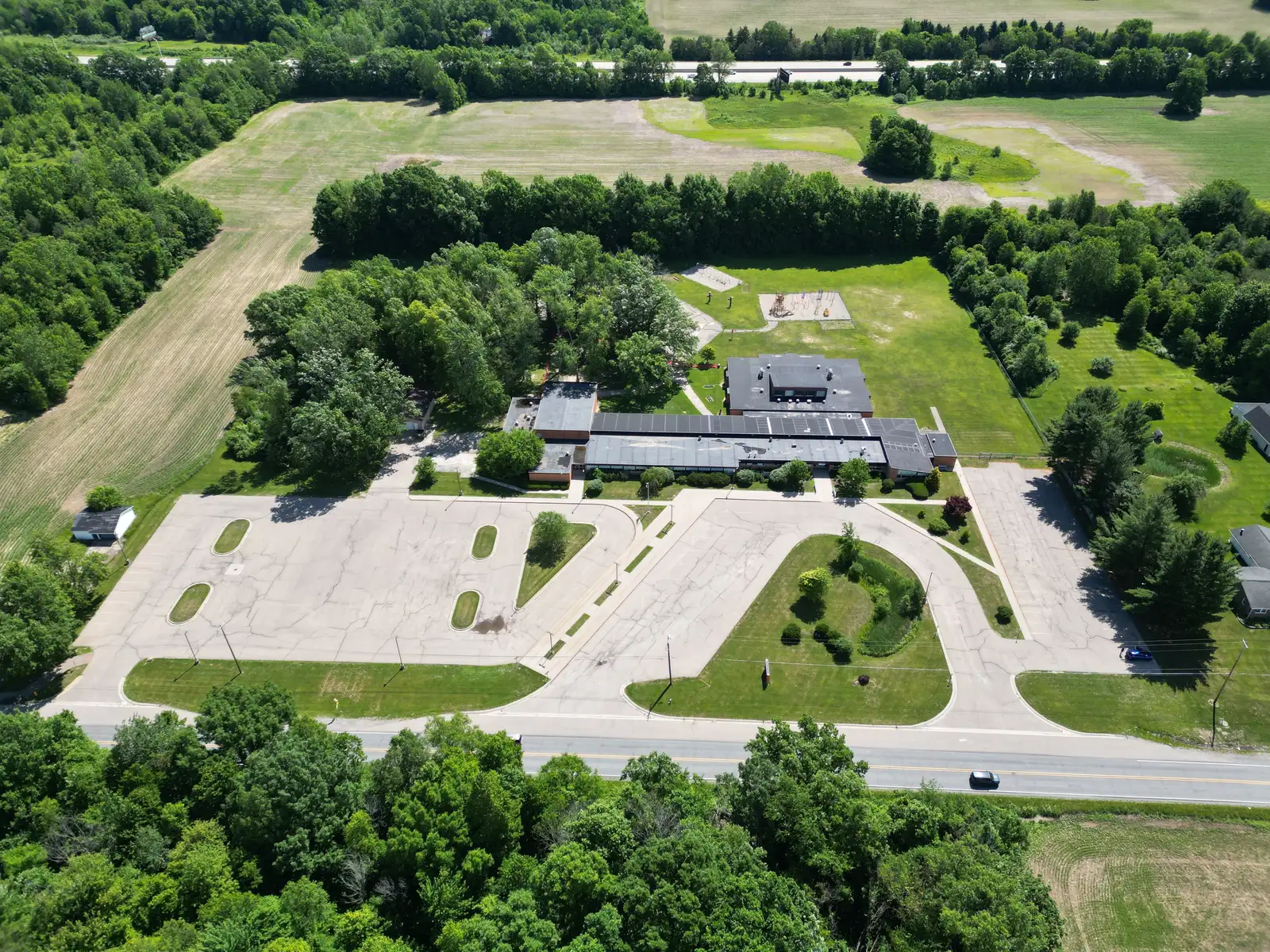 11218 N Linden Rd image 19