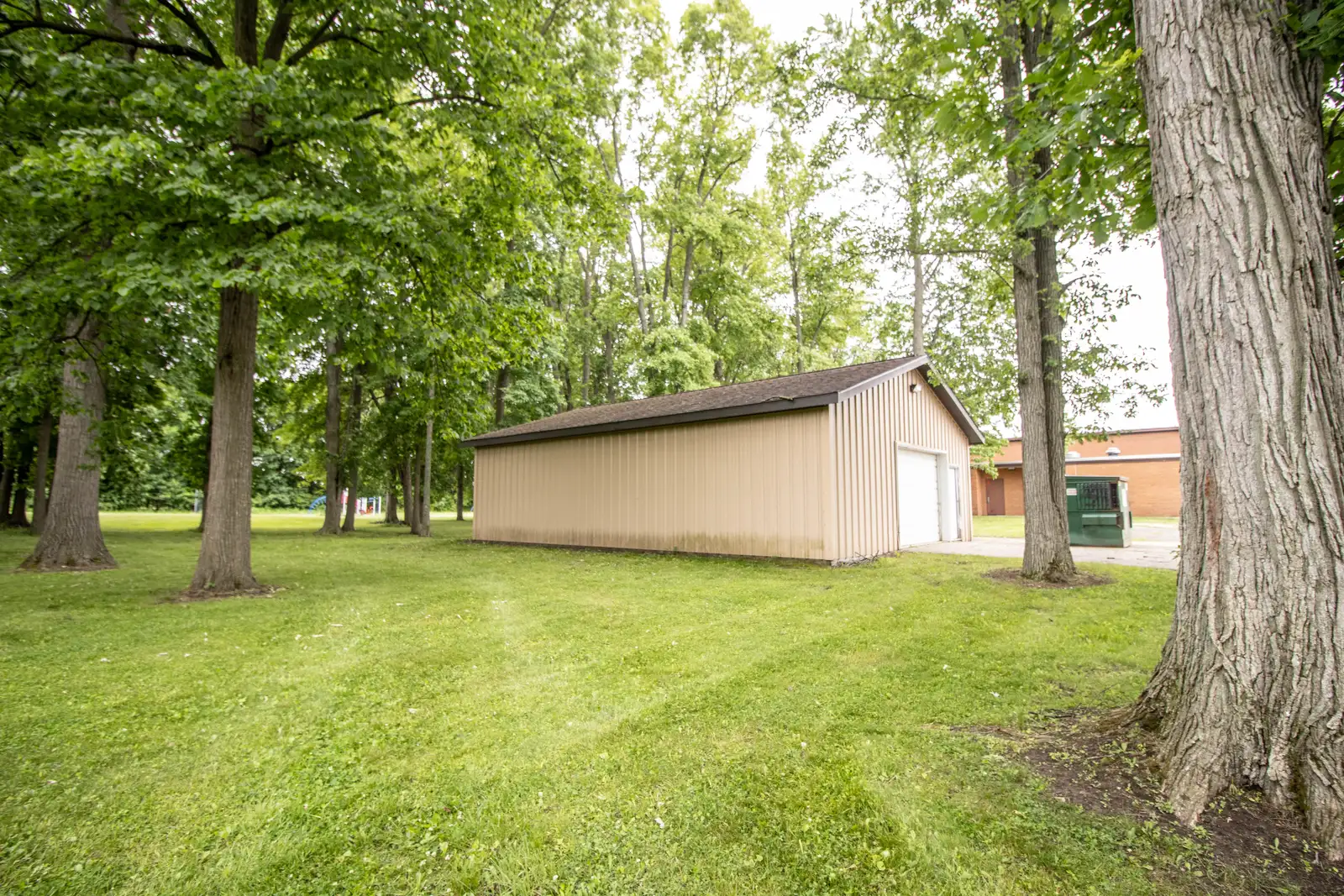 11218 N Linden Rd image 54