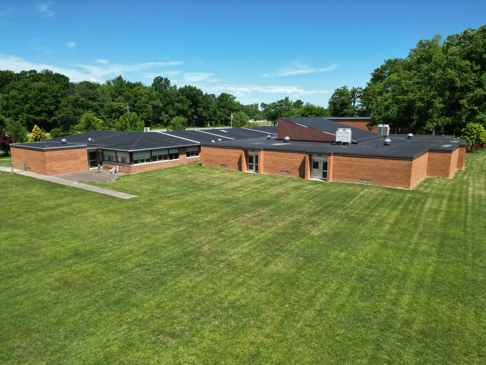 11218 N Linden Rd image 17