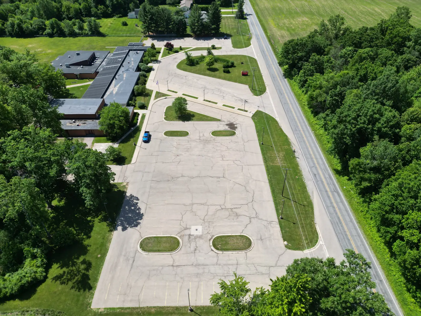 11218 N Linden Rd image 13