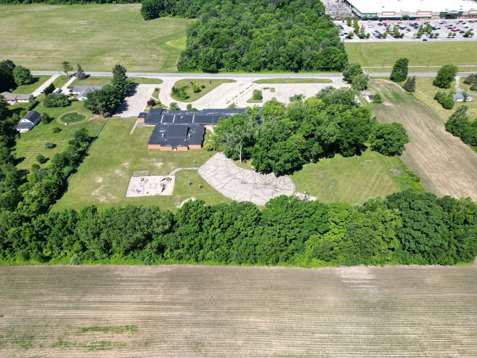11218 N Linden Rd image 3