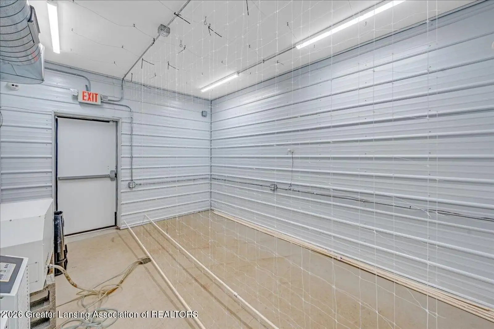 2305 N High St image 11