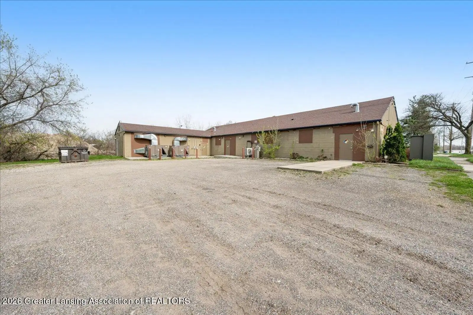 2305 N High St image 22