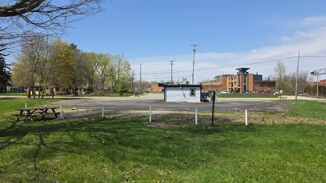 102 Lansing St thumbnail 2