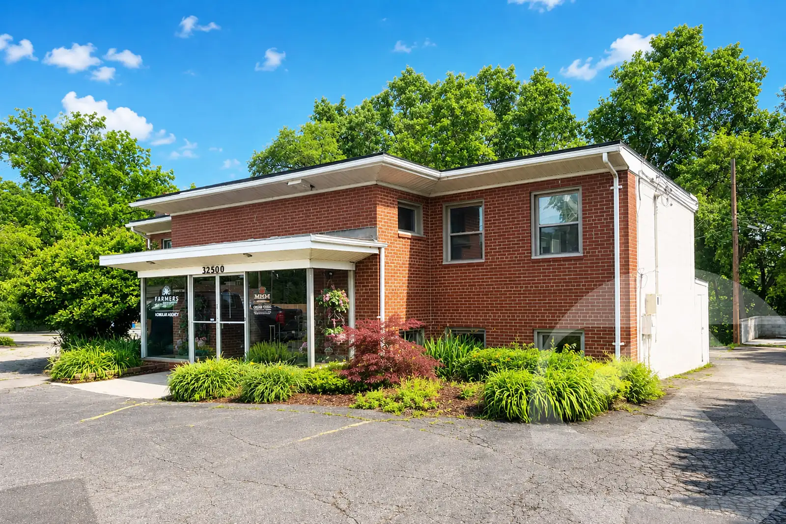 32500 Grand River Ave image 1