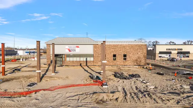 66998 Van Dyke Ave thumbnail 3