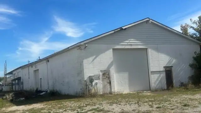 2122 Hemphill Rd thumbnail 2