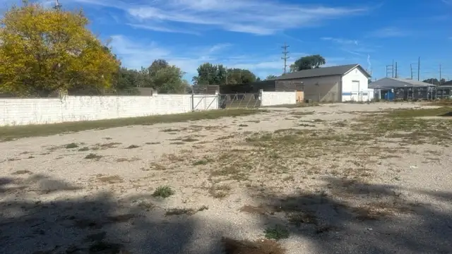 2122 Hemphill Rd thumbnail 4