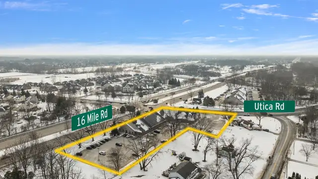 15501 Metro Pkwy thumbnail 2