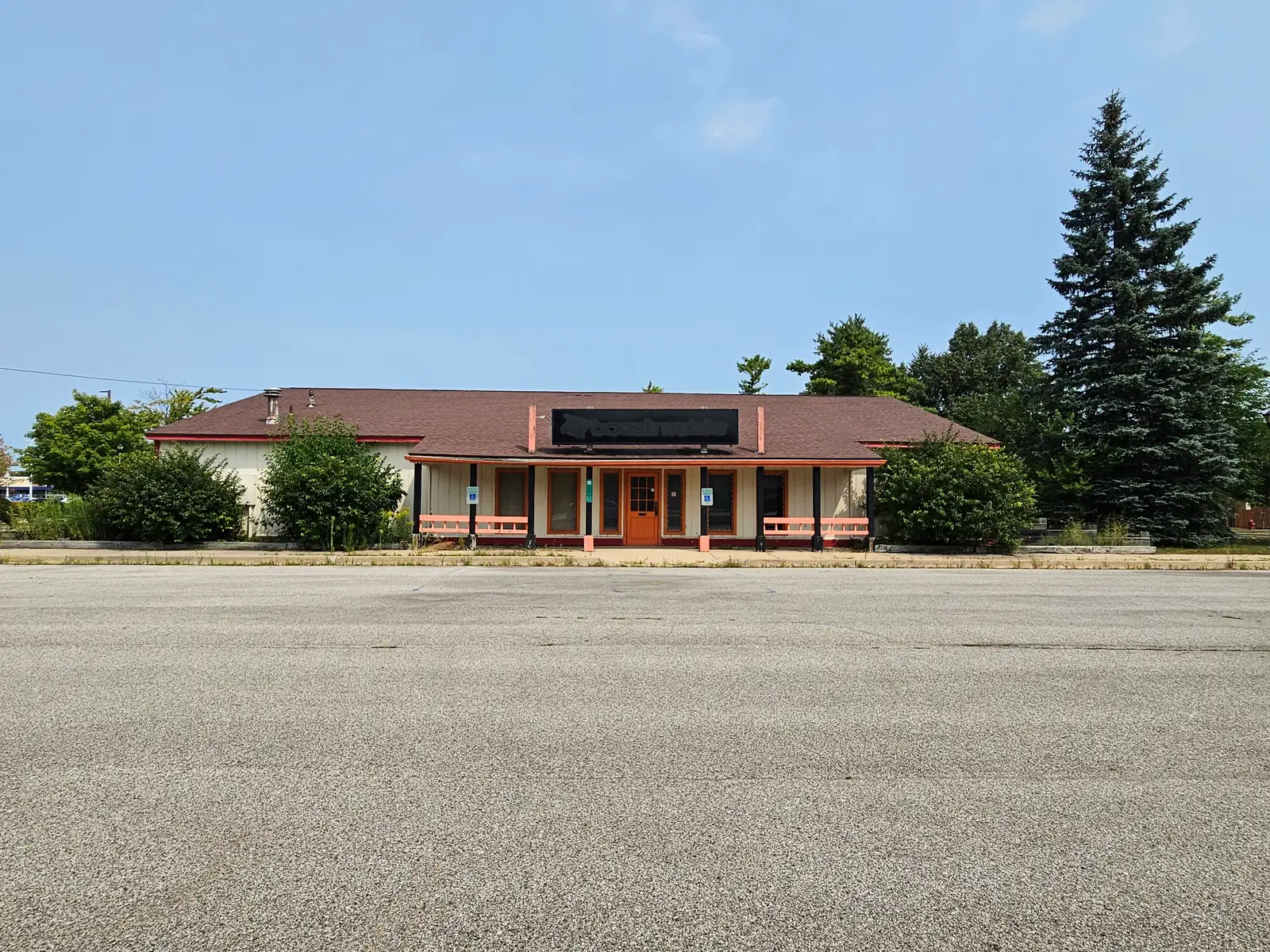 8390 Gratiot Rd, Saginaw, MI 48609-4802