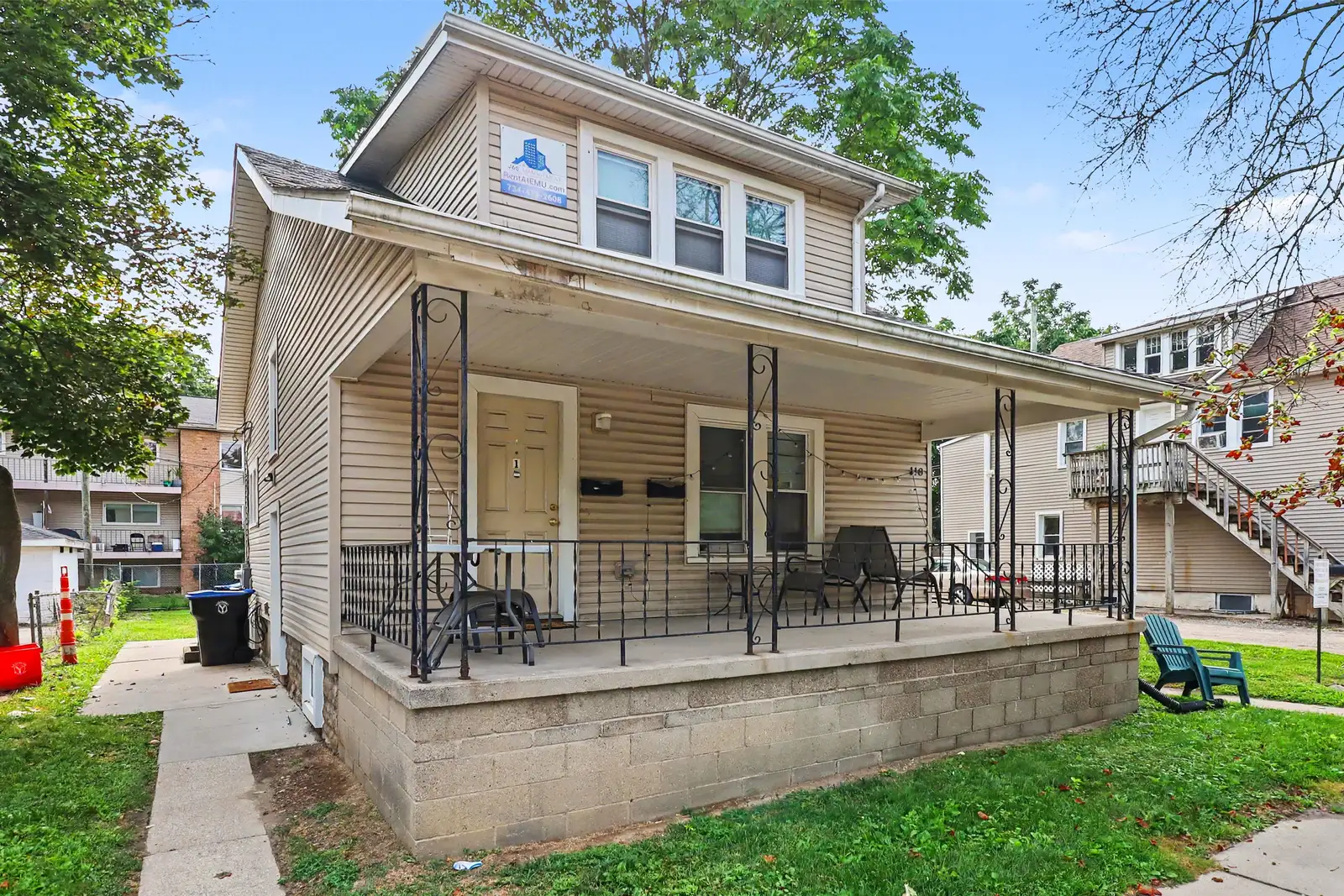 718 Lowell St image 3