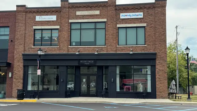 120 N Bridge St Suite B thumbnail 1