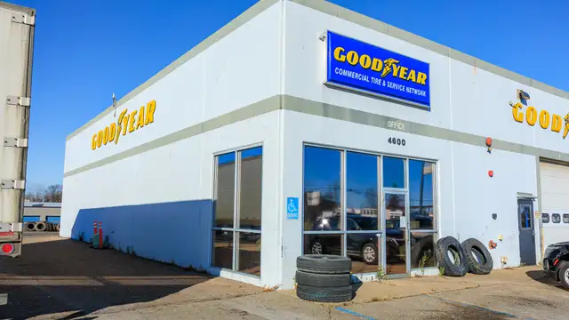 4600 S Creyts Rd thumbnail 3