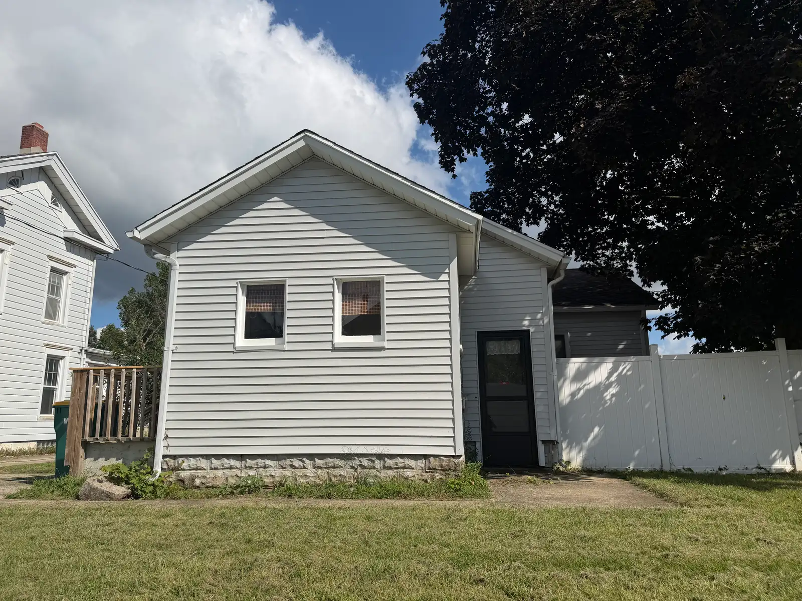 543 Lincolnway W image 3