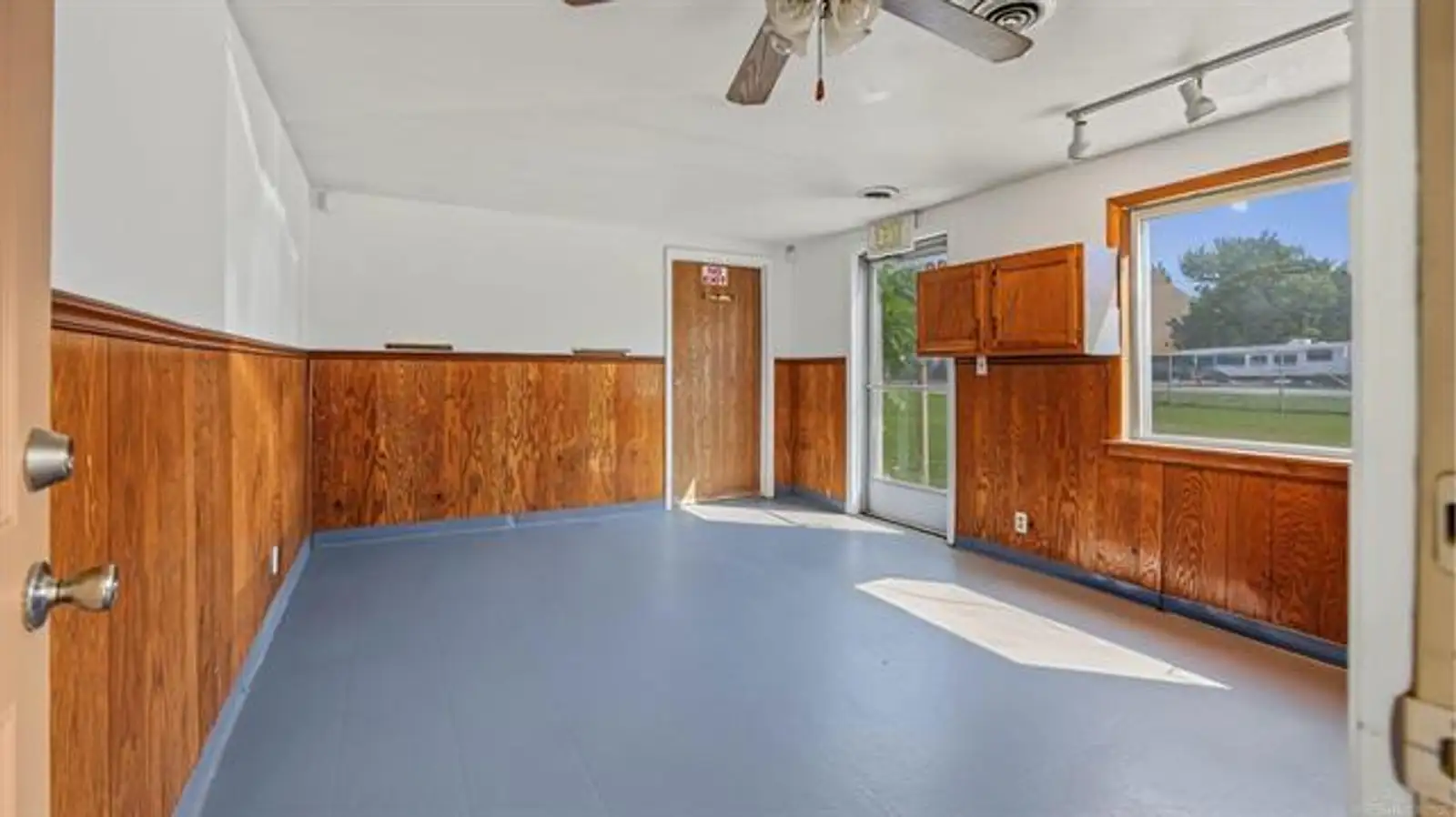 3905 32nd St image 13