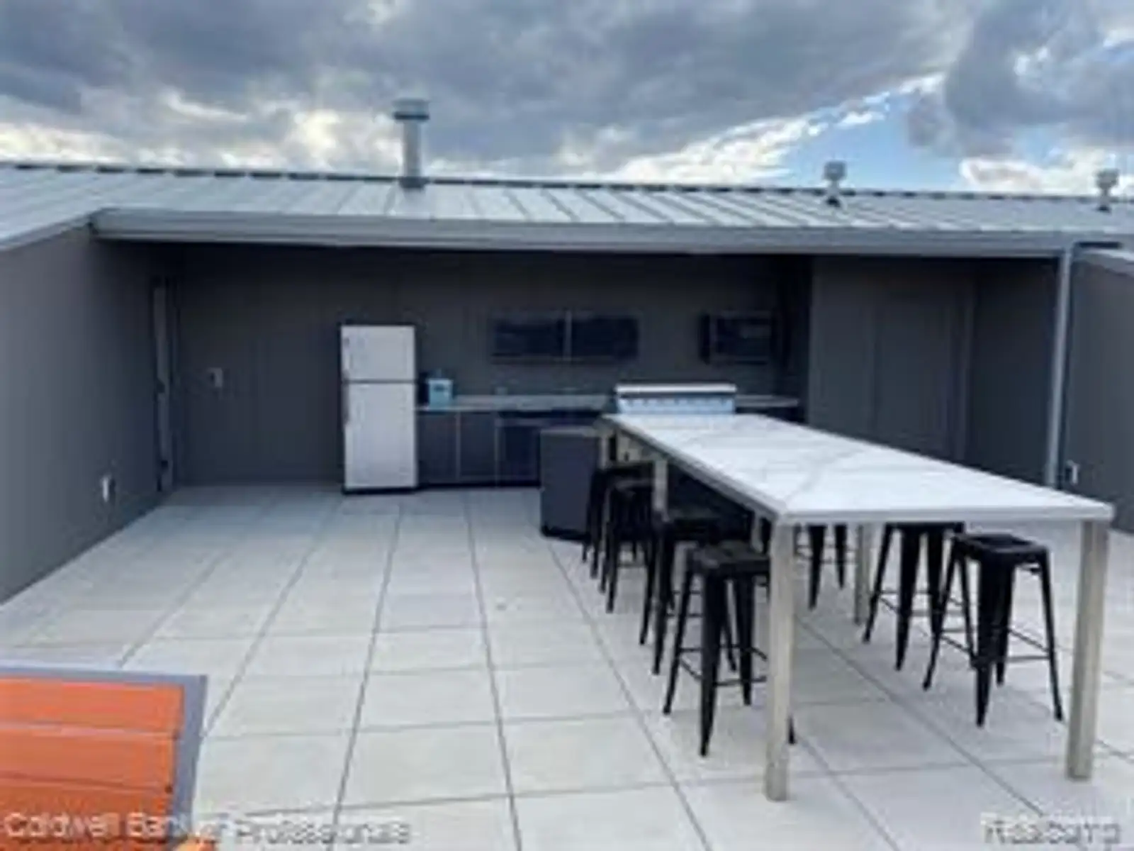 M1 Concourse Rooftop Building Unit image 18
