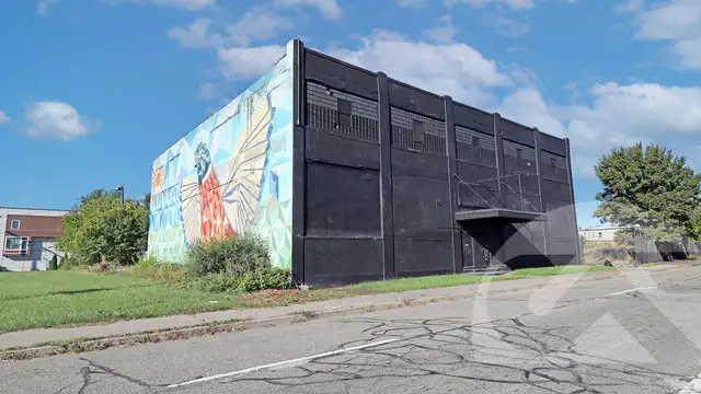 2615 Rosa Parks Blvd thumbnail 1