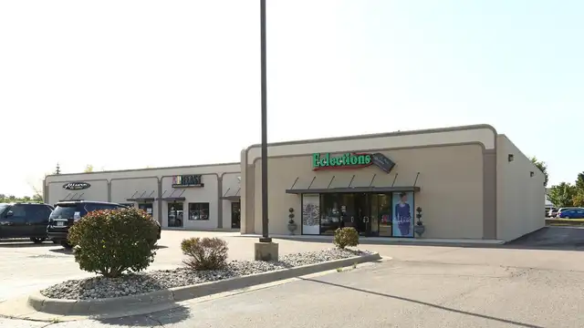 Eclections Plaza thumbnail 2