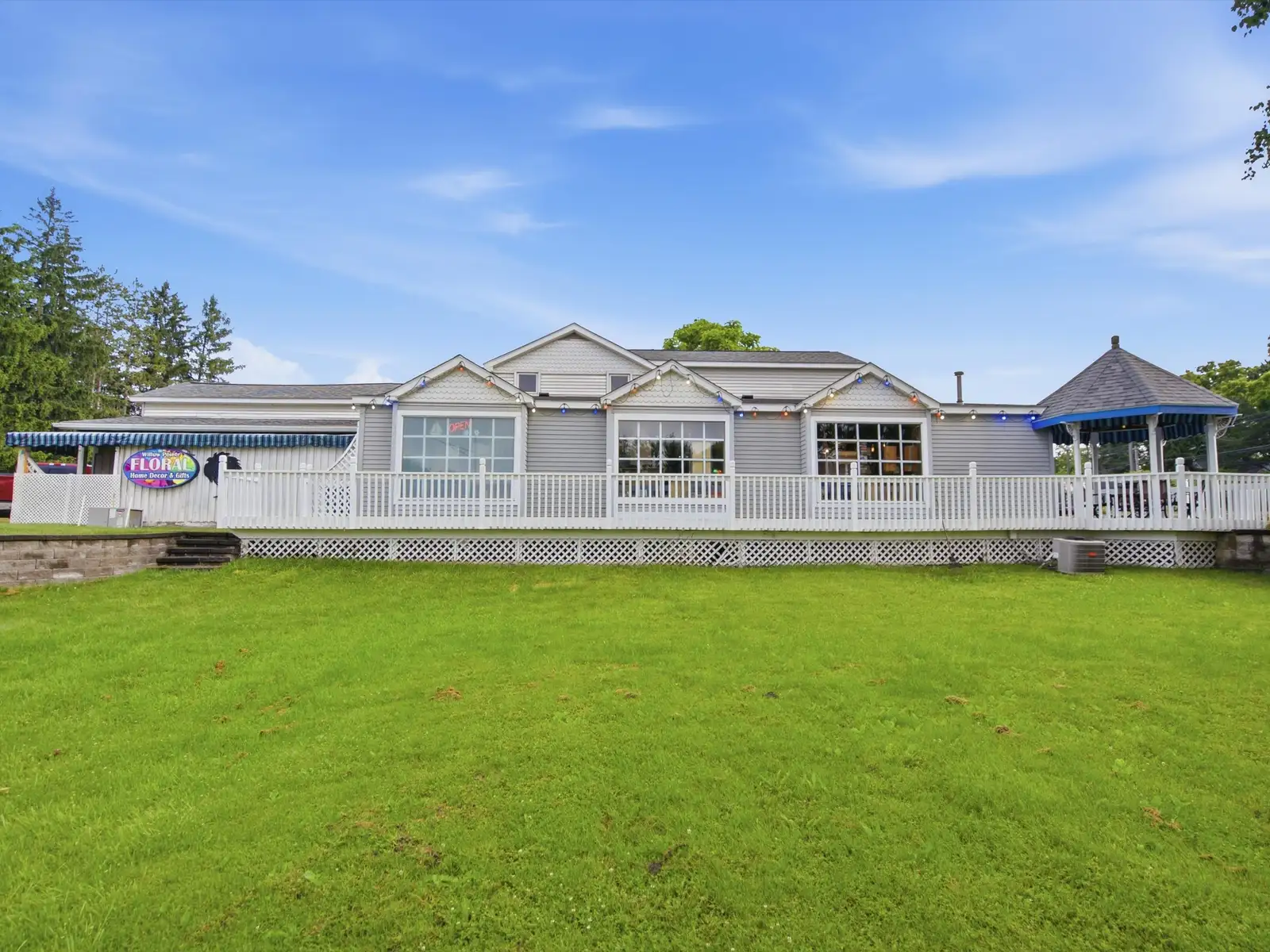 425 S Ortonville Rd image 15