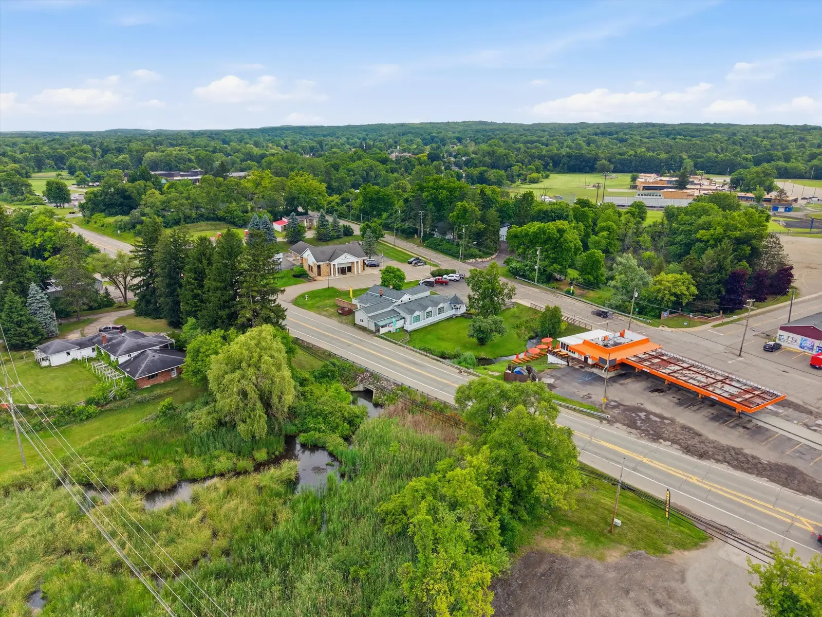 425 S Ortonville Rd image 5