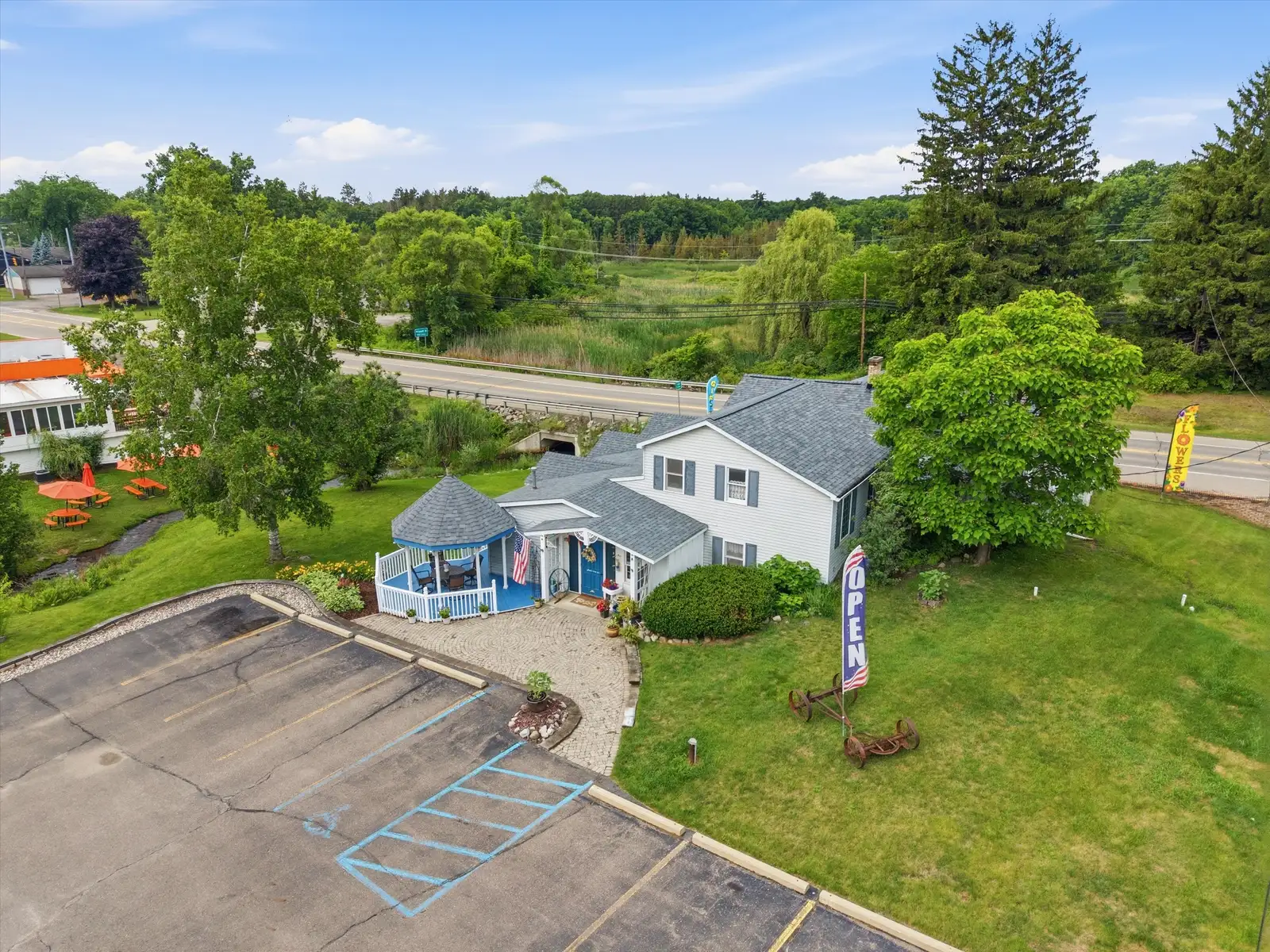 425 S Ortonville Rd image 2