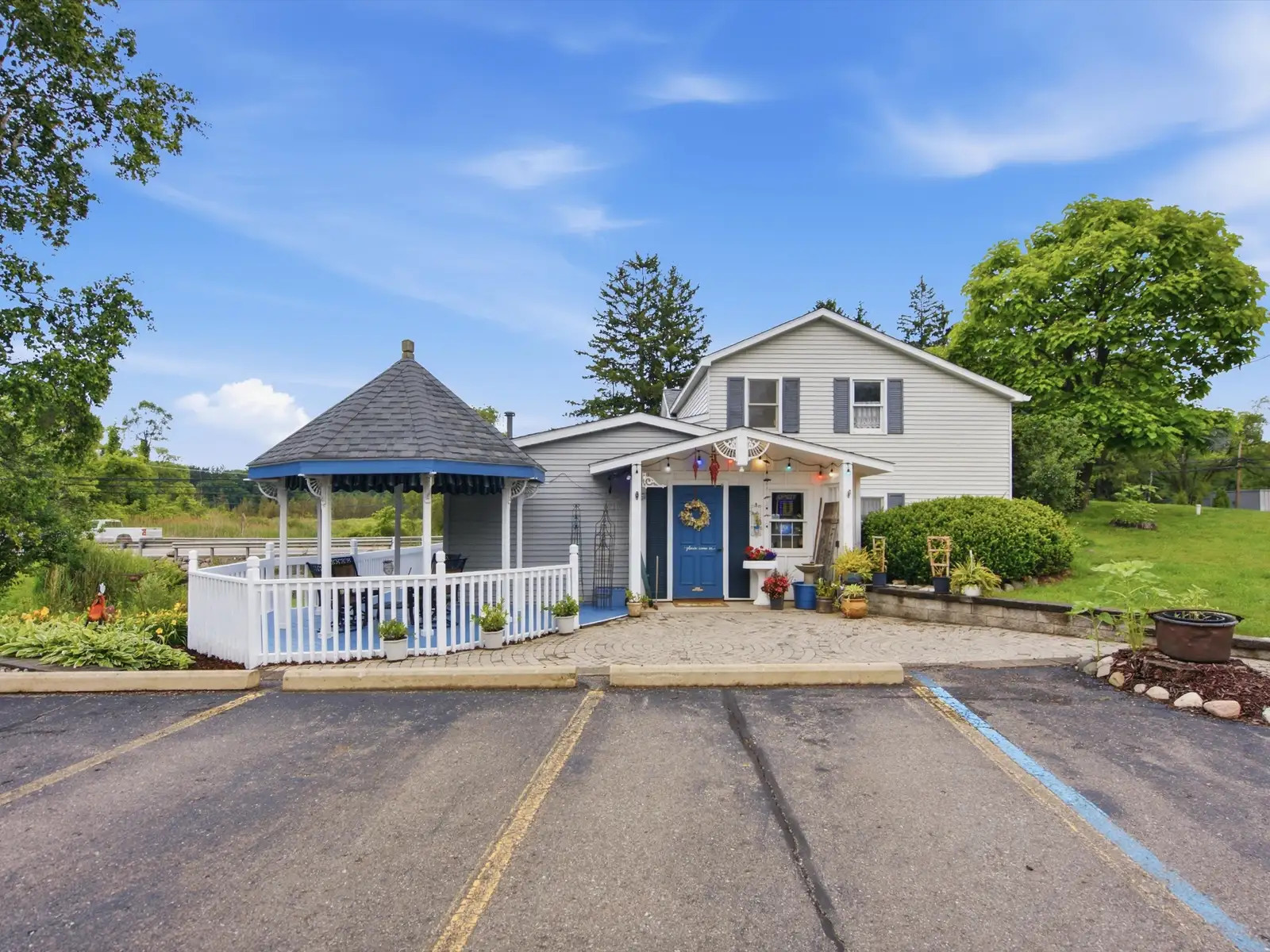 425 S Ortonville Rd image 8