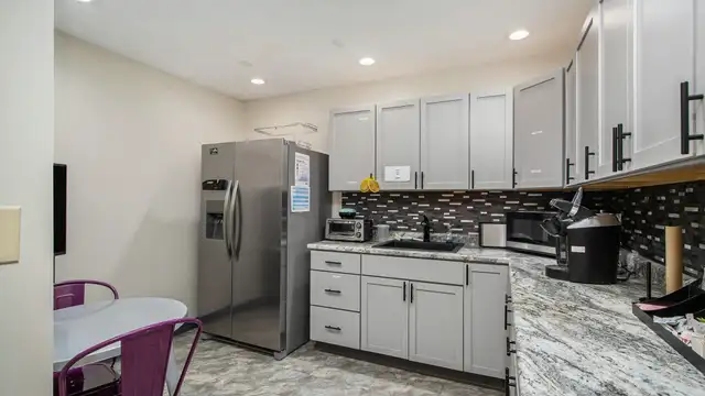 View image 18