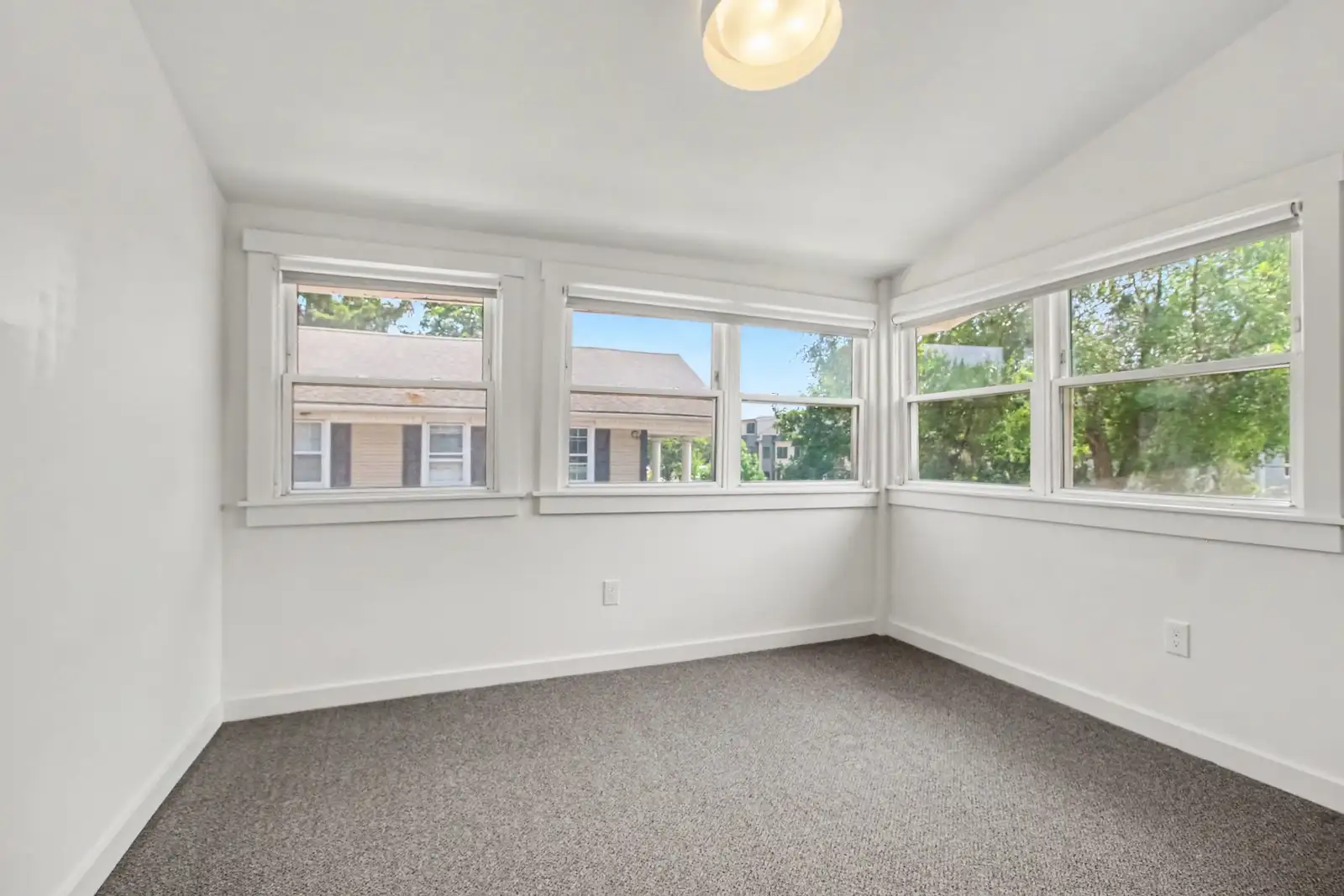 809 Henry St image 31