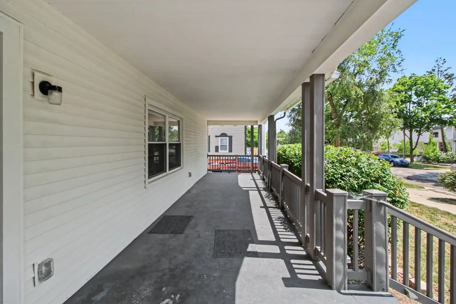 809 Henry St image 39