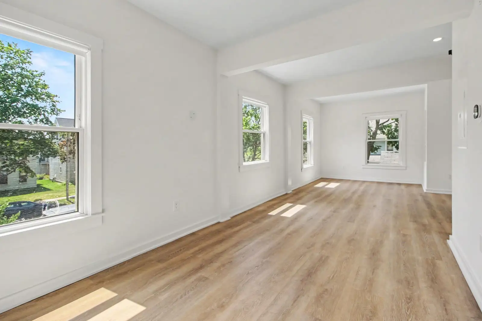 809 Henry St image 19
