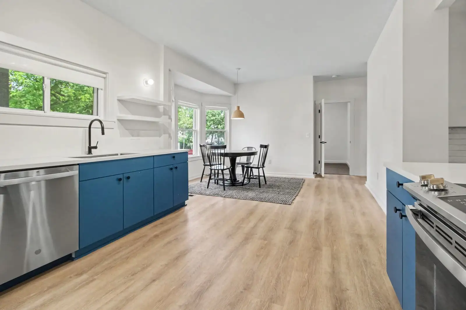 809 Henry St image 12