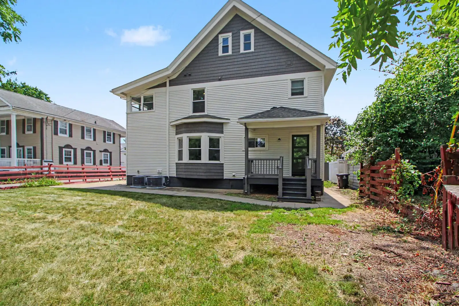 809 Henry St image 46