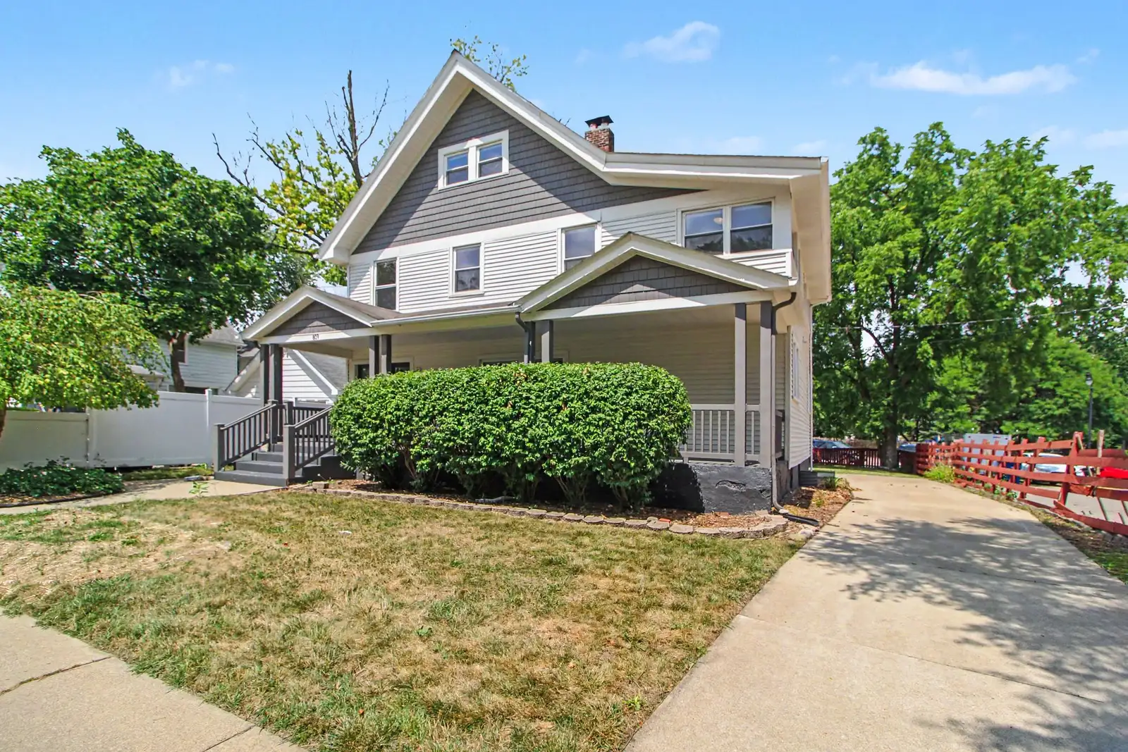 809 Henry St image 2