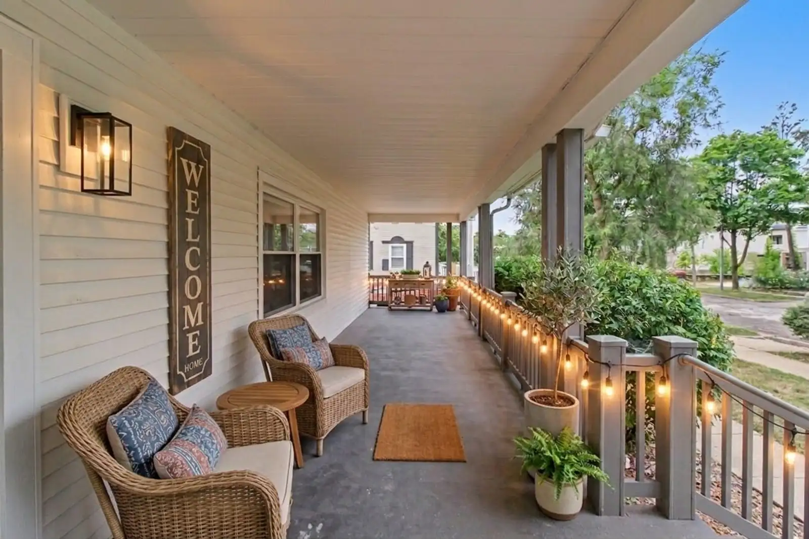 809 Henry St image 40