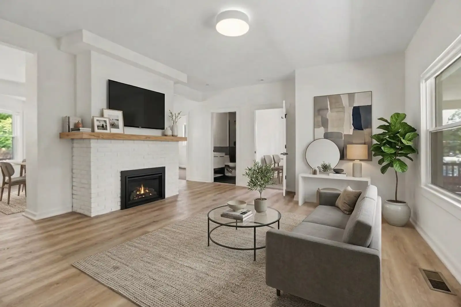 809 Henry St image 5
