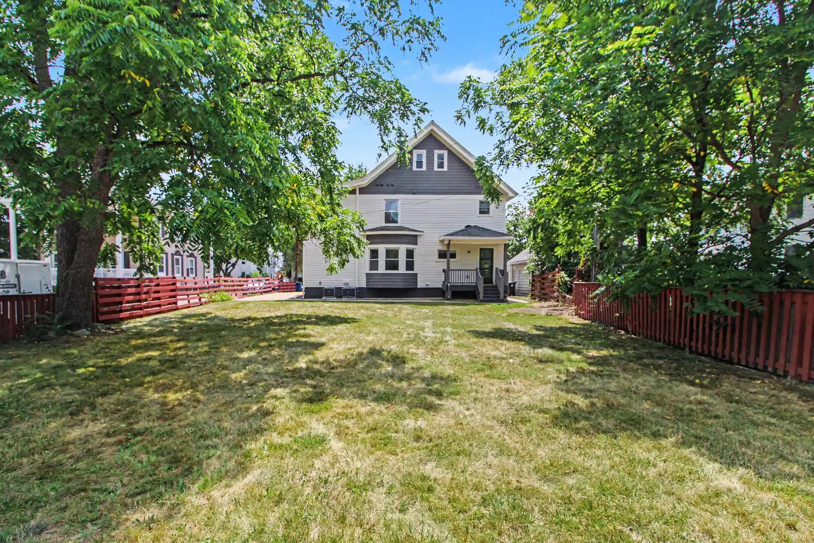 809 Henry St image 44