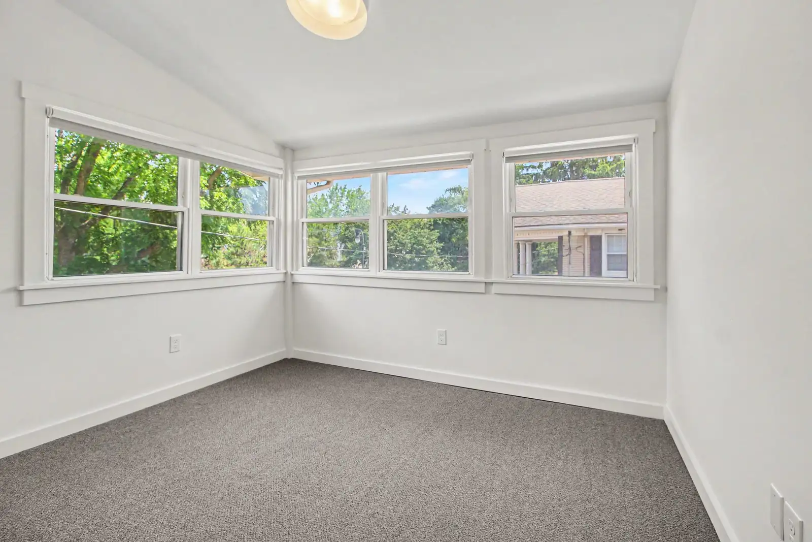 809 Henry St image 29