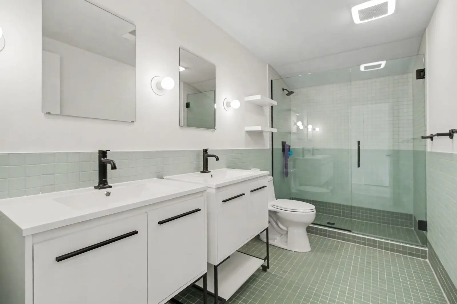 809 Henry St image 36