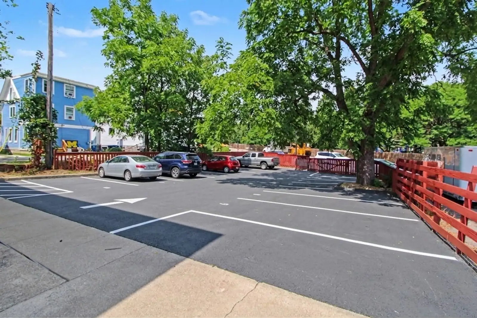 809 Henry St image 43