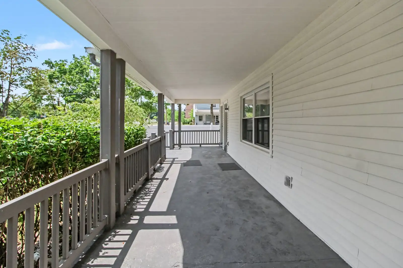 809 Henry St image 41