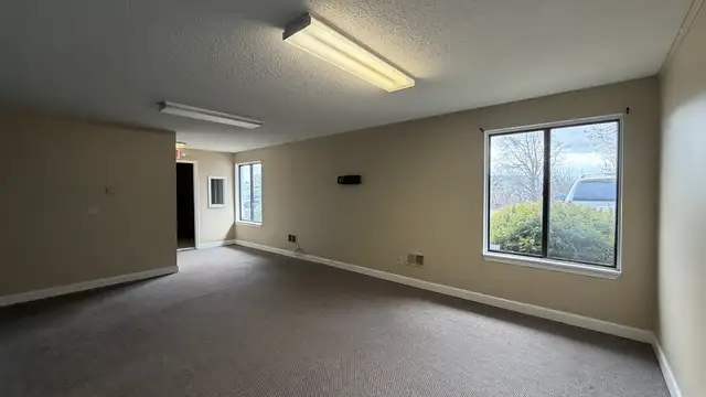 4660 - Ann Arbor Office/Flex/ Warehouse for Lease - Pittsfield Twp thumbnail 3