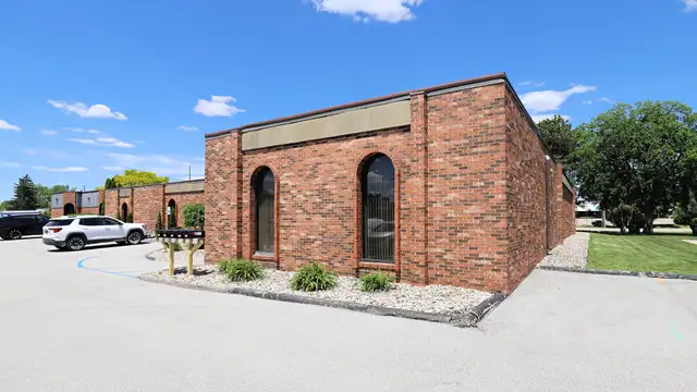 5083-5085 Miller Rd thumbnail 3