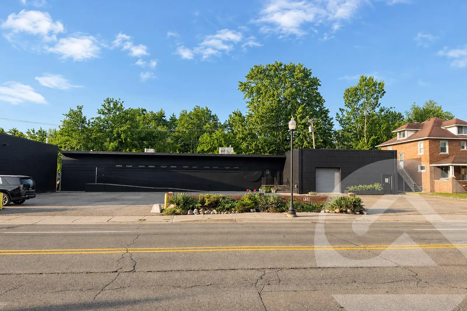 710-712 E. 11 Mile Rd