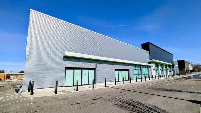 SubLease  - Amazon Fresh thumbnail 3