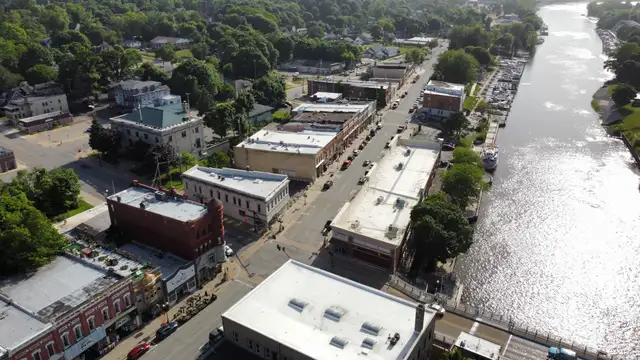 Mixed Use Opportunity in Manistee thumbnail 3