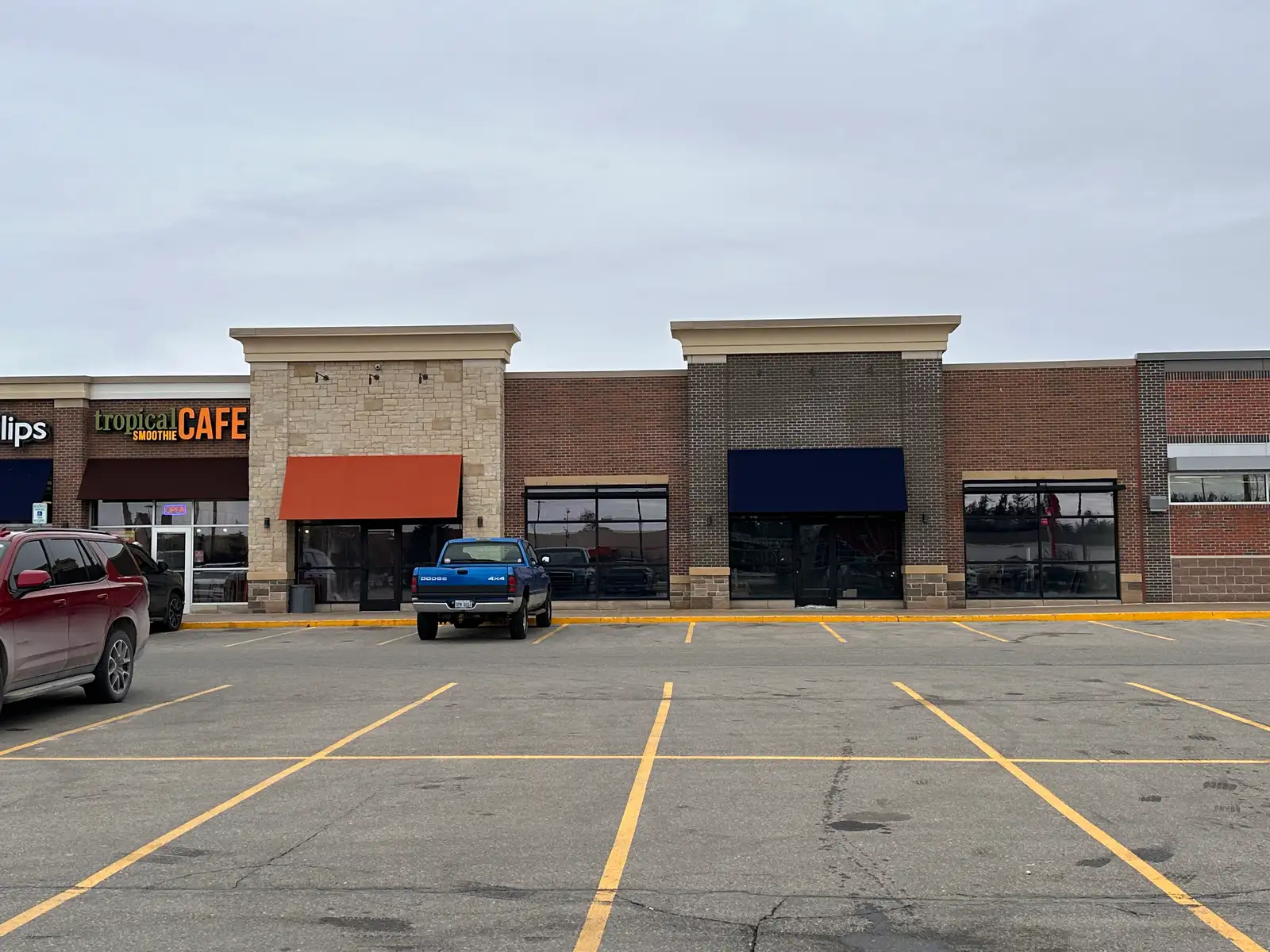 6000 - 1370 W Main St