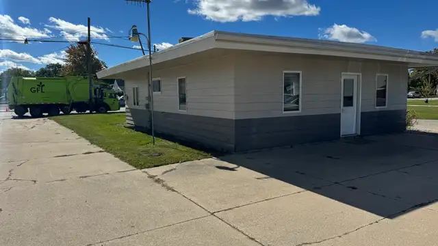 701 E Pickard St thumbnail 2