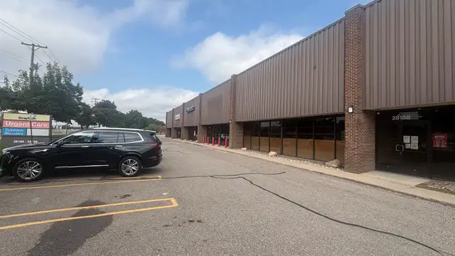 28910 Schoolcraft thumbnail 5